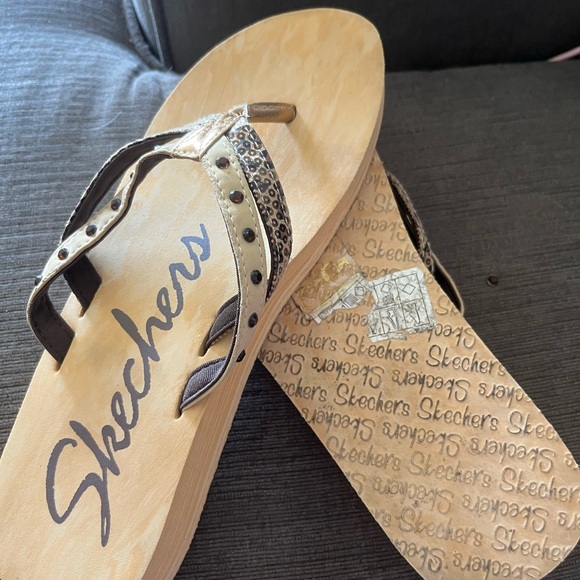 Sketchers Beaded Sandals - Picture 9 of 10